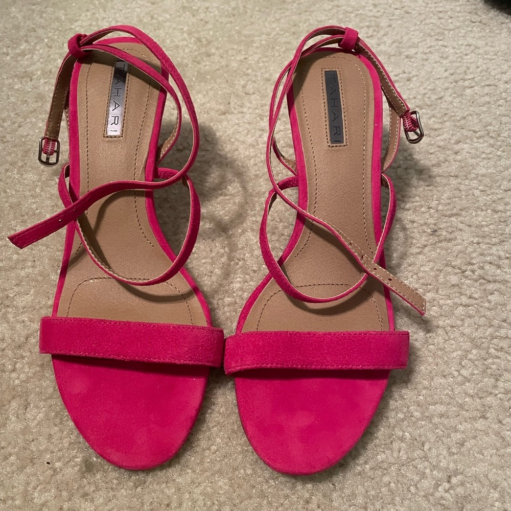 Tahari strappy pink heeled sandals - Picture 2 of 8